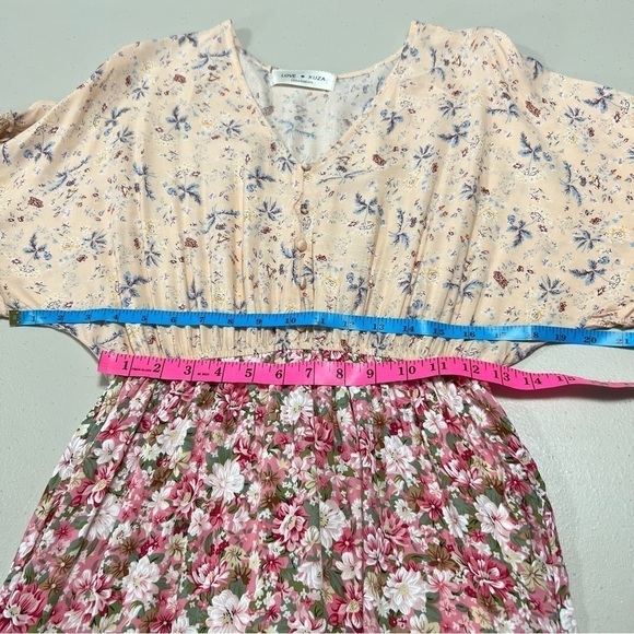 🆕 Love Kuza Los Angeles Blush Floral Tiered Bell-Sleeve Dress - Picture 11 of 12